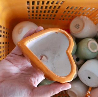 Chậu sứ hình tim (trồng cây cảnh, sen đá)