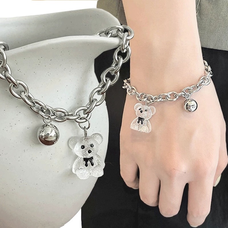 Vòng Tay Hợp Kim Mặt Gấu Và Quả Cầu Trong Suốt Màu Bạc