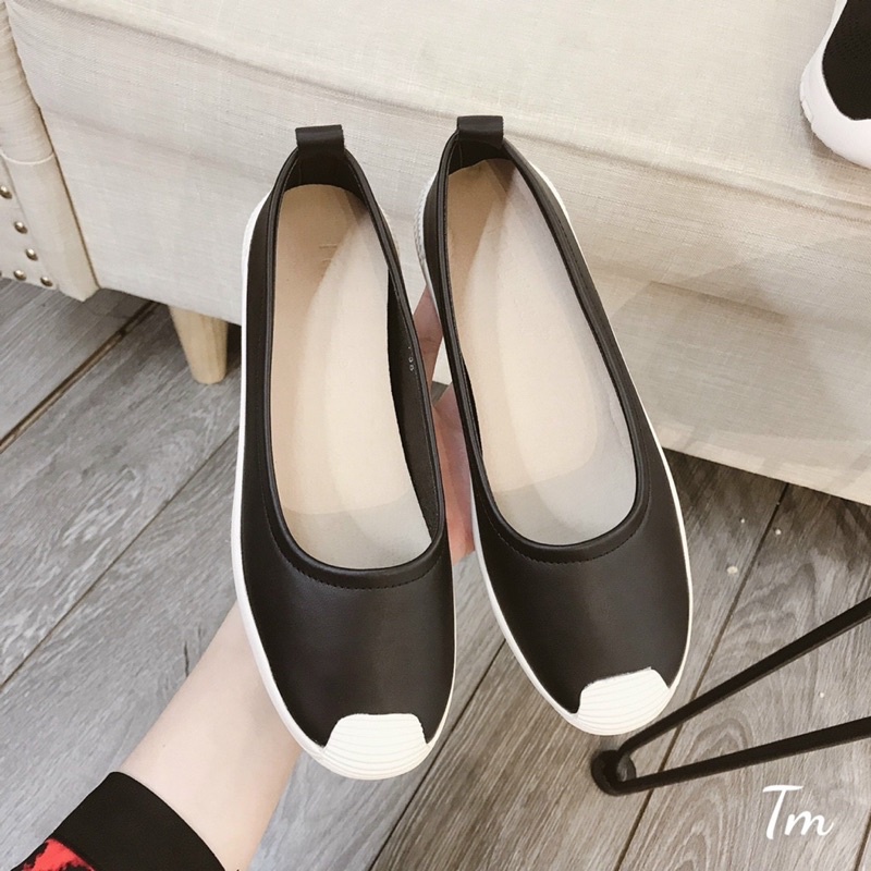 Giày bệt đen phối trắng