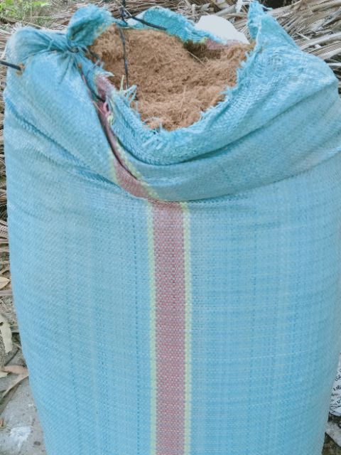 8k 1kg mụn dừa dùng để trồng cây !!!