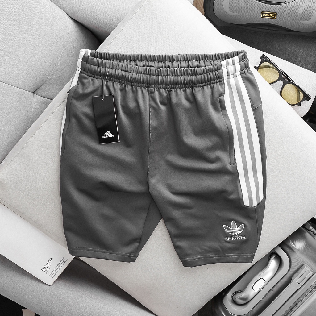 Quần Short A.D.I.D.A.S 3 sọc thằng logo 3 Lá