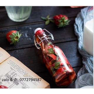 Chai thủy tinh vuông nắp gài 250ml