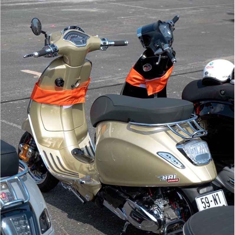 Tay xách cong-Vespa Sprint