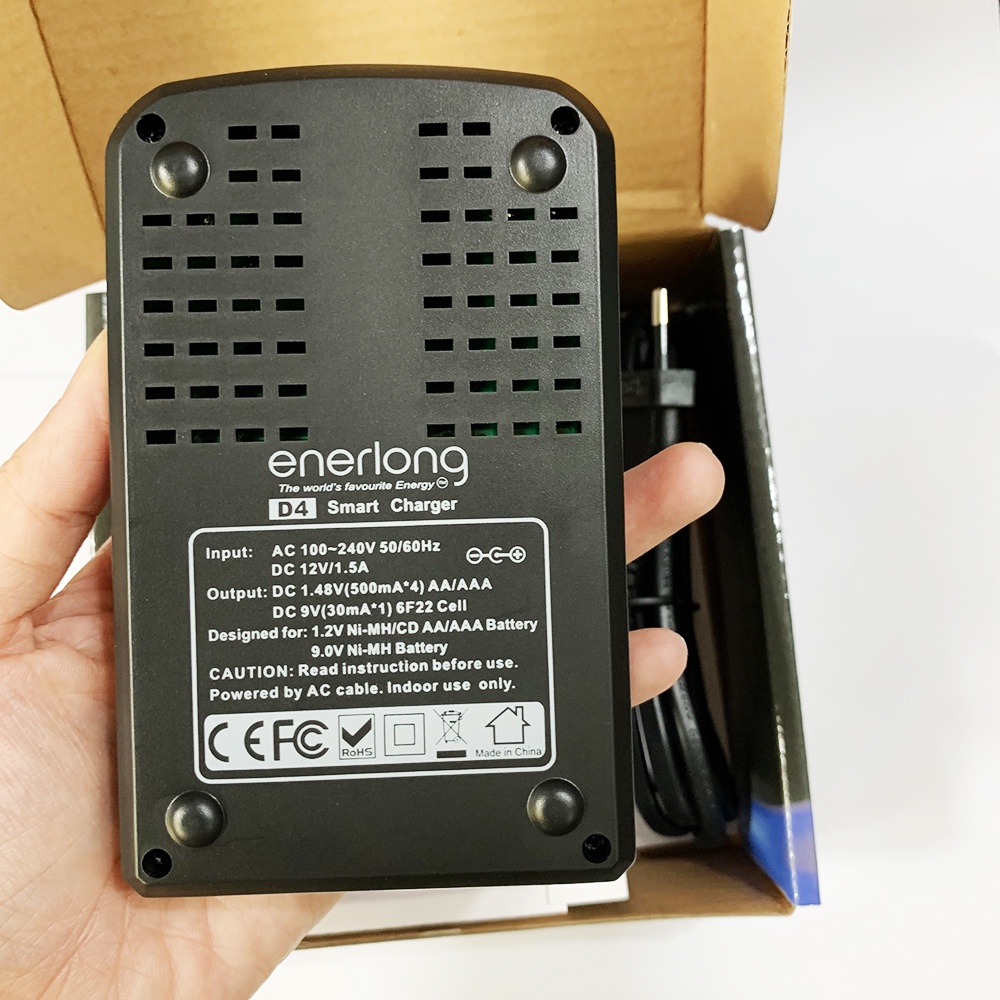 Máy sạc pin AA, AAA, 9V ENERLONG D4 Smart charger (Hàng nhập khẩu) - Có màn hình hiển thị V và dung lượng pin sạc