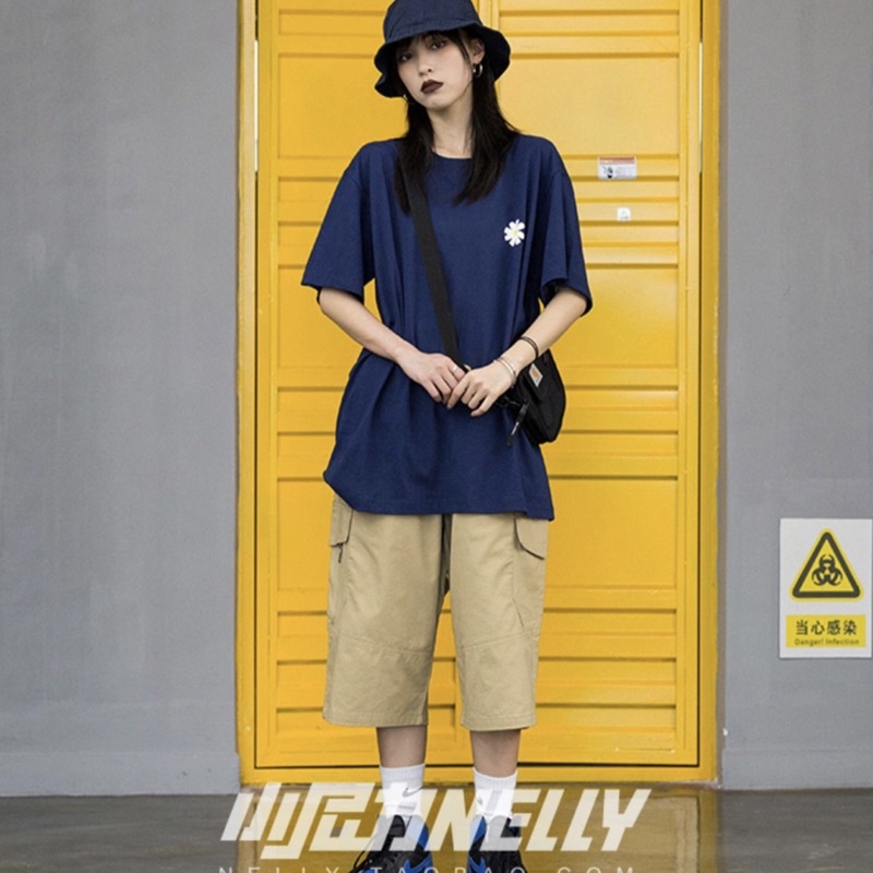 Áo thun NELLY, chính hãng, sẵn hàng, dáng Unisex hình in Hoa Cúc CHÒN CLOTHING