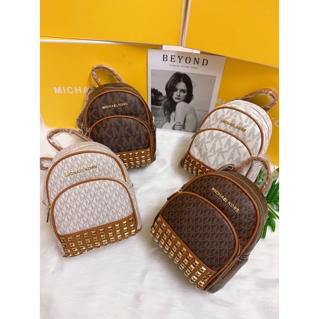 Balo MK đinh mini size