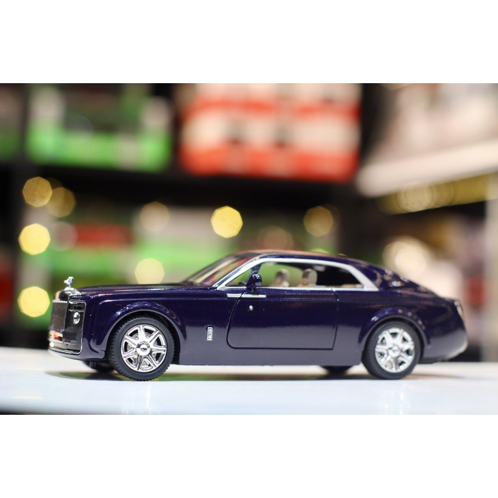 Xe mô hình Rolls Royce Sweptail tỉ lệ 1/24 XLG màu xanh đen