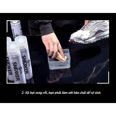 Bình / Chai Xịt Bọt Tuyết Giặt Khô Giày, Tẩy Trắng Vệ Sinh Giày Dép Sneaker 300ml Chuyên Dụng