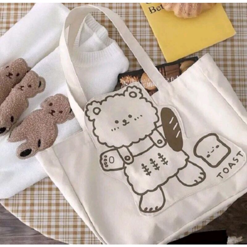 Túi Tote Vải Canvas in hình Gấu và Bánh Mì xinh xắn màu trắng kem