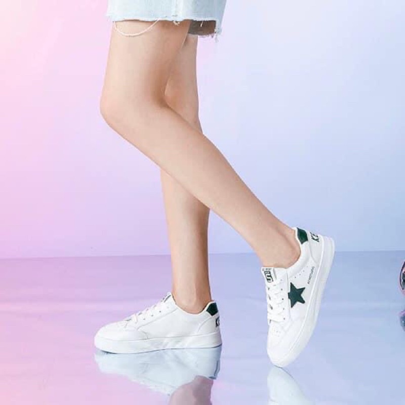 Giày thể thao Dusto nữ màu trắng hoạ tiết ngôi sao