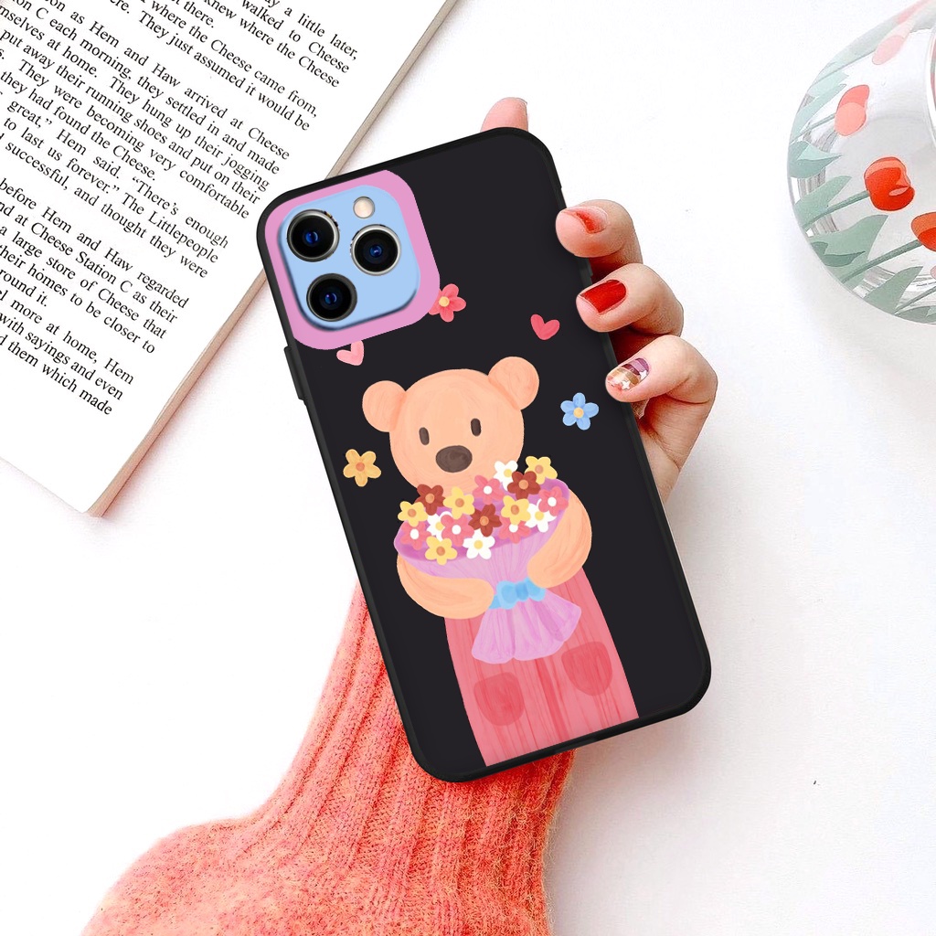 ỐP IPHONE BẢO VỆ CAM CHỐNG VÂN TAY CHỐNG BỤI vuông cạnh ốp lưng 12 pro max Gấu yếm hồng full case 6 đến 13promax tr256