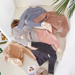 Áo giữ nhiệt hoạ tiết kẻ ngang
