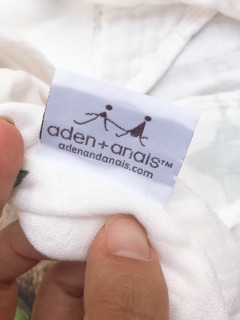 Ủ kén xô Aden Anais