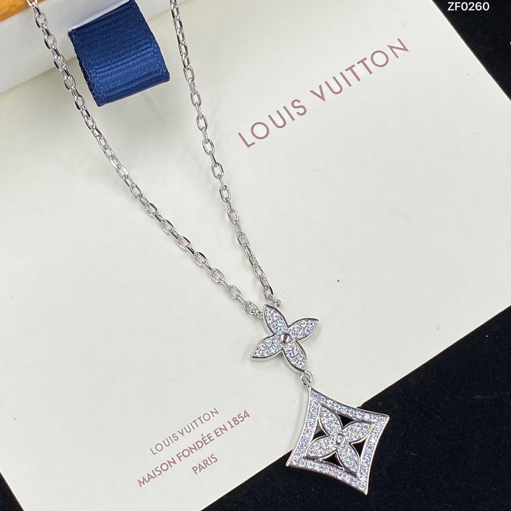 Vòng cổ/ Khuyên Tai Đính Đá Kim Cương Nhân Tạo Louis Vuitton Thời Trang Thanh Lịch Dễ Thương Và Đáng Yêu