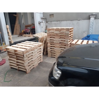 Giường Pallet Gỗ Thông Mới 1m8 x 2m