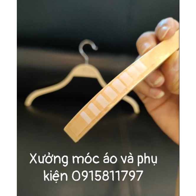 Móc treo quần áo - combo 20 chiếc móc gỗ tre vai đệm bằng silicon hàng loại 1, kích thước 38cm, đầu móc xoay 360 độ