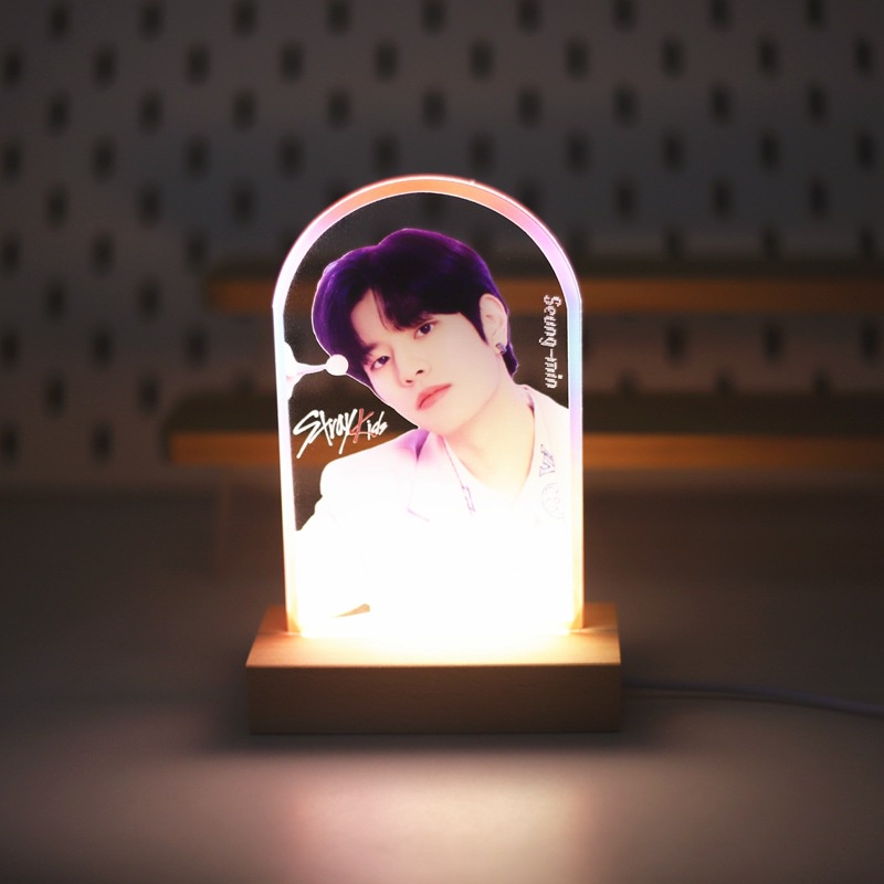 Đèn Ngủ Bằng Gỗ Hình Kpop Stray Kids