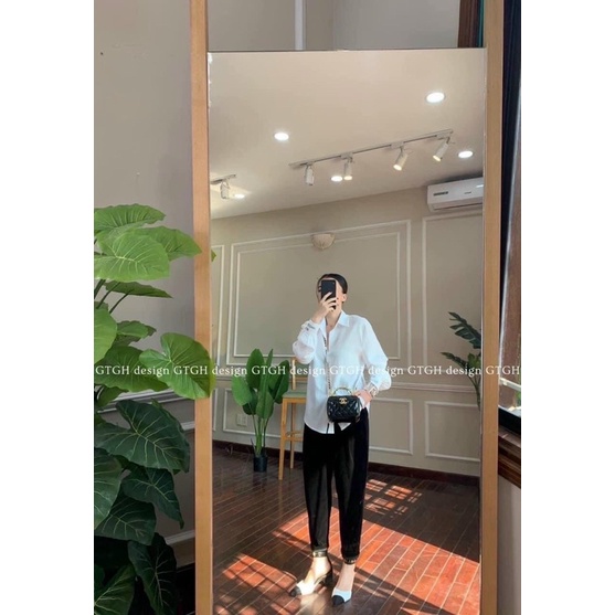 Sơmi trắng tay chữ thêu