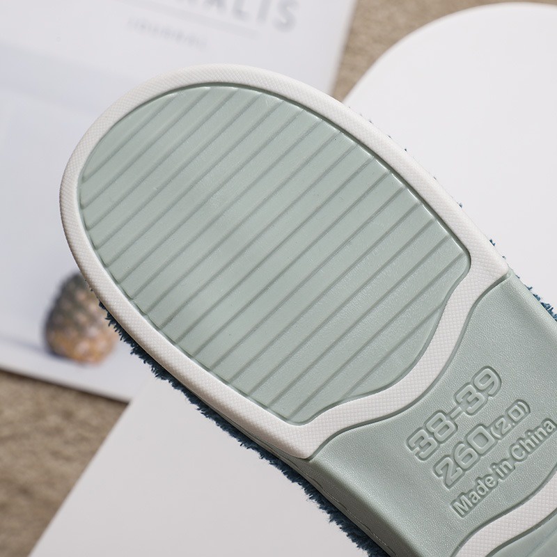 Dép Bông Đi Trong Nhà Mang Êm Chân Hình Trái Dâu Siêu Cute Dành Cho Nữ