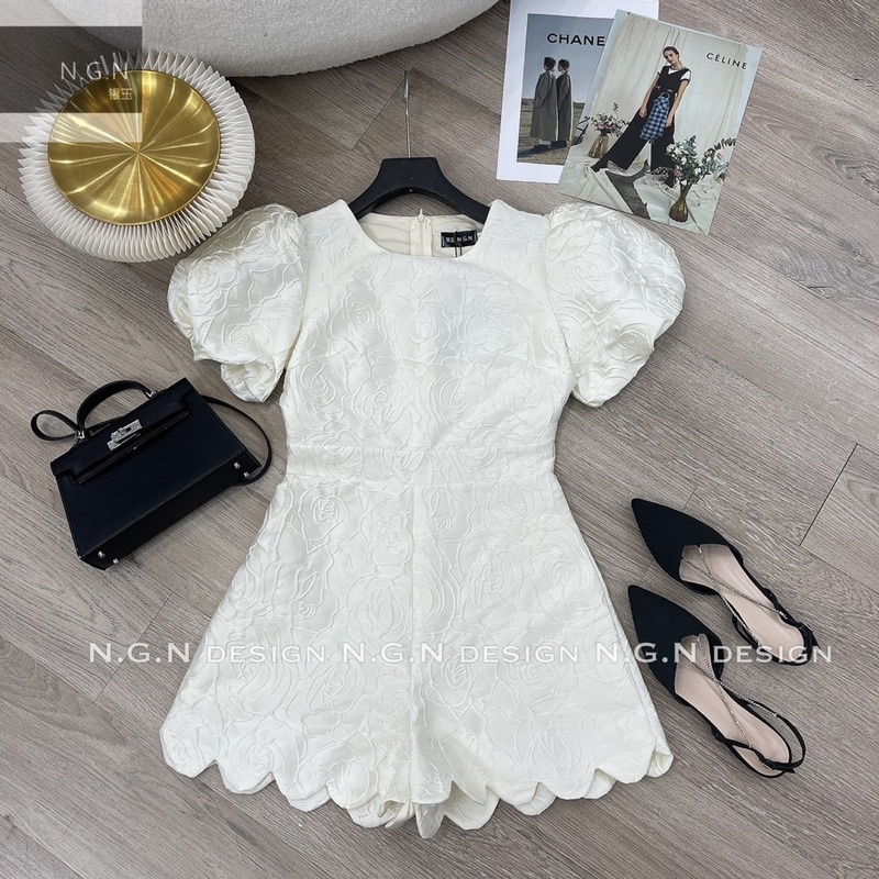 Jum hoa nổi trắng kem