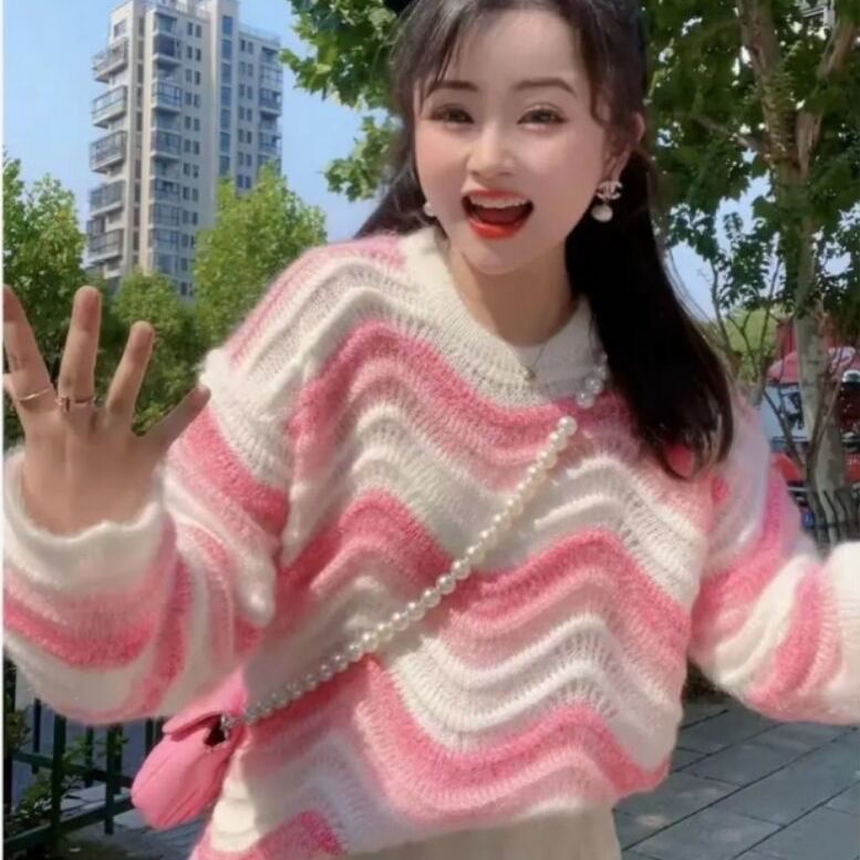 Áo Sweater Cổ Tròn Dáng Rộng Họa Tiết Kẻ Sọc Màu Sắc Tươi Tắn Thời Trang Thu Đông 2022