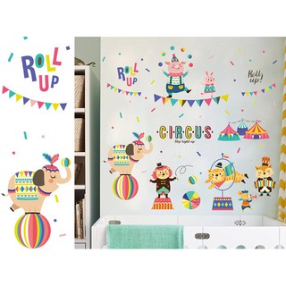 Tranh decal rạp xiếc của bé