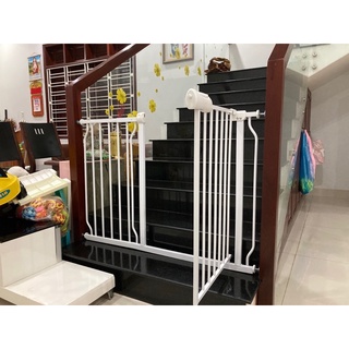 Thanh chắn cửa chắn cầu thang