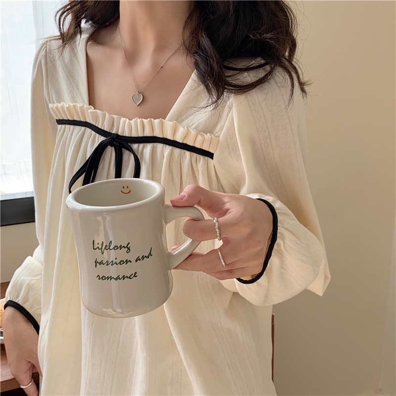 Đồ bộ bầu và sau sinh cho con bú viền dáng pyjamas trẻ trung lịch sự mặc khi ở cữ.