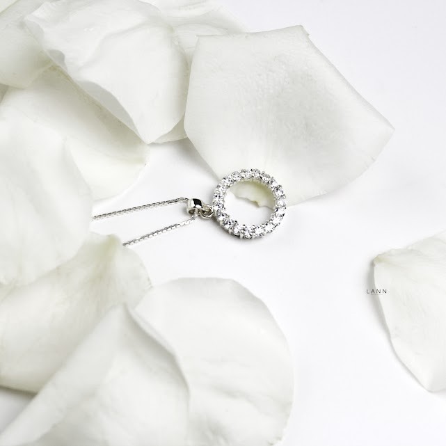 Vòng cổ đường tròn xếp đá tròn BẠC S925 LANN N057