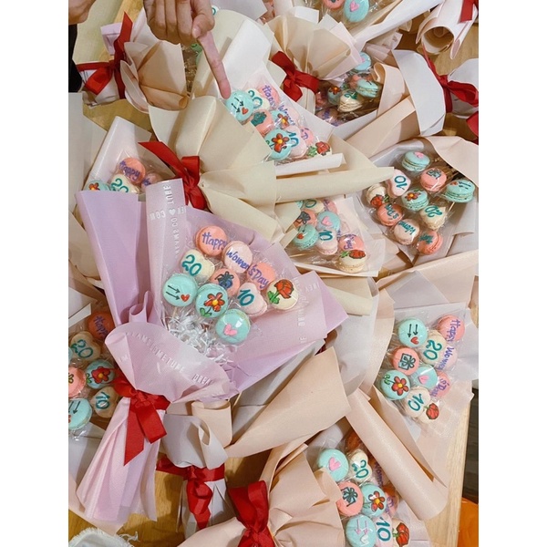 Bó hoa bánh macaron 20/10