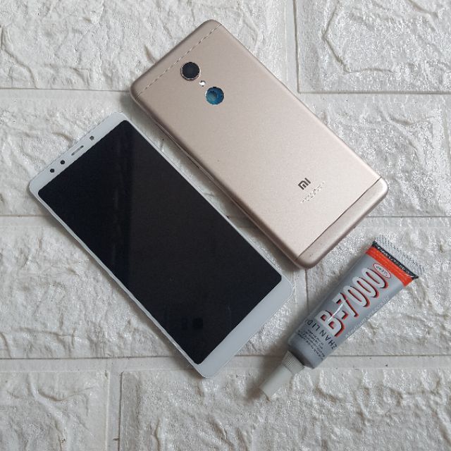 Combo Bộ Vỏ + Màn Hình Xiaomi Redmi 5 Zin Hàng Cao Cấp Tặng 1 Tuýp Keo