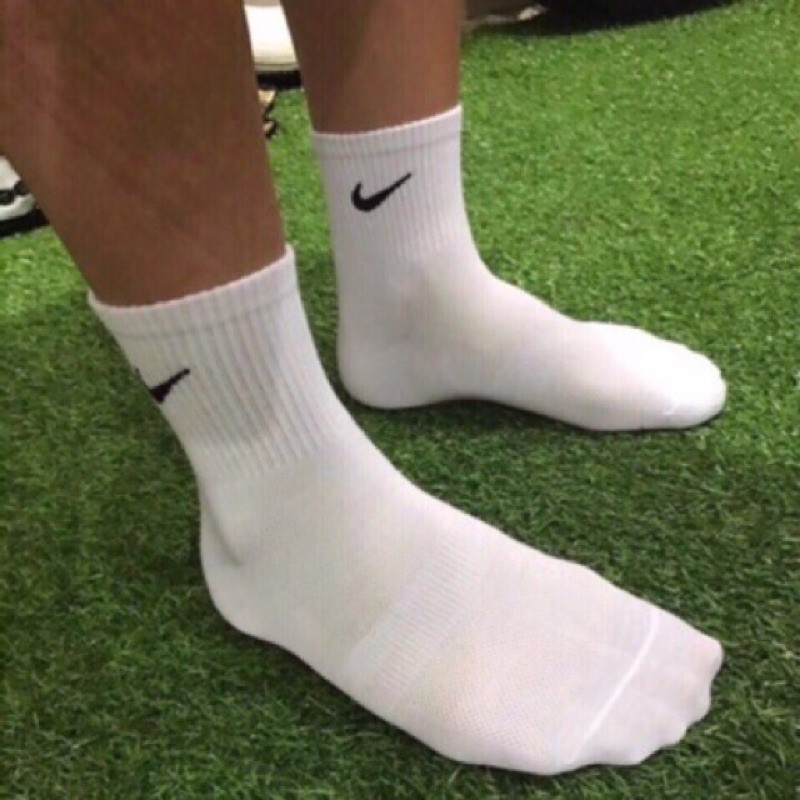 Tất/vớ nike cổ trung