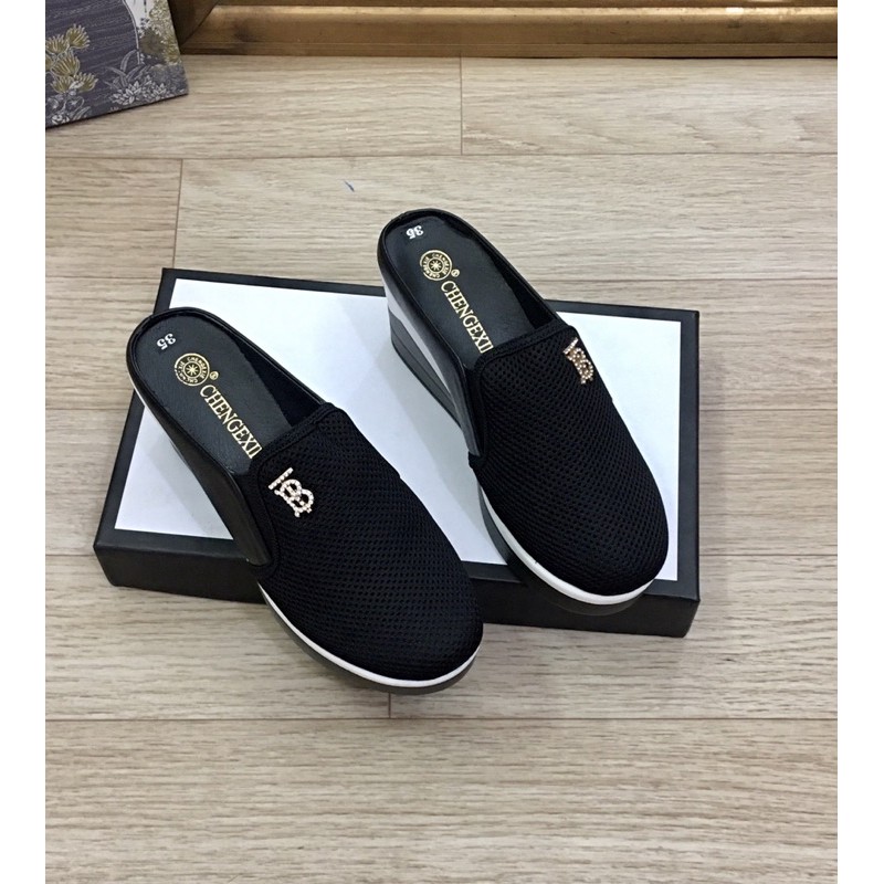 sục thể thao mẫu mới ( hình thật )