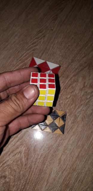 Sét 3 cục rubik gồm 3 loại khác nhau như hình