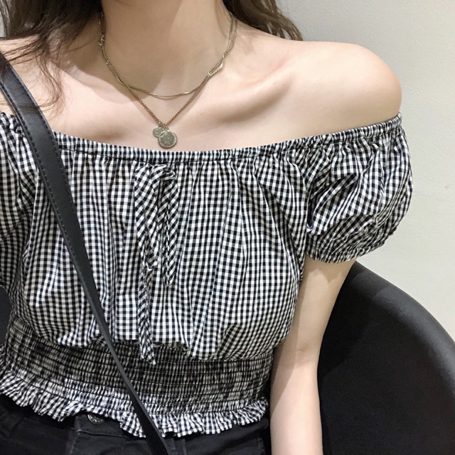 Áo croptop trễ vai kẻ caro - Hàng order