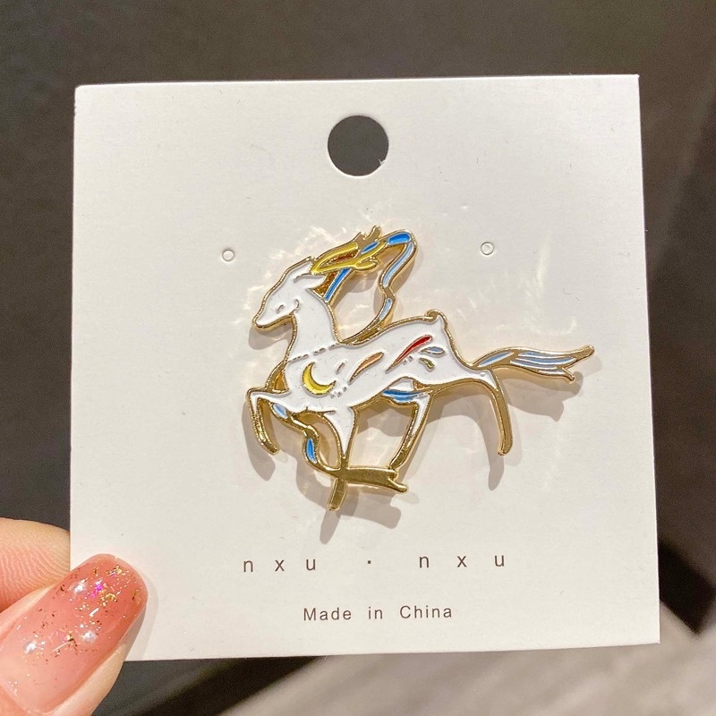 Trâm Cài Áo Kim Loại Dễ Thương