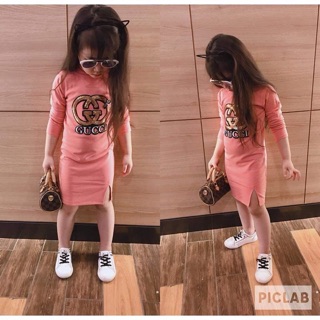 Váy điệu đà bé gái