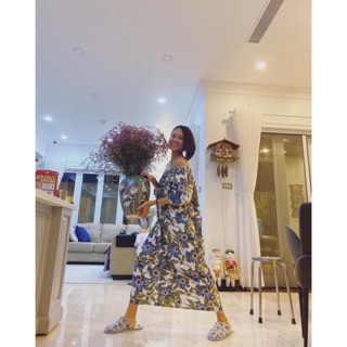 Combo đầm và áo bẹt vai hoa
