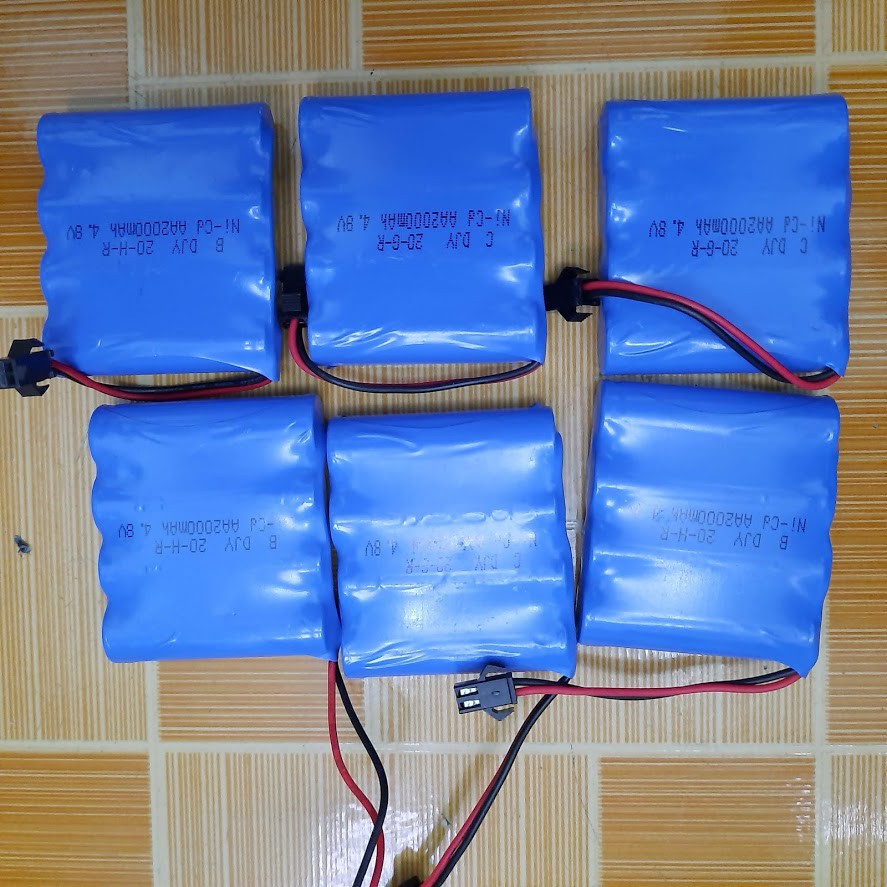 Pin 4.8V Ni-cd 2000mAh kèm cáp sạc cổng SM dùng cho xe điều khiển