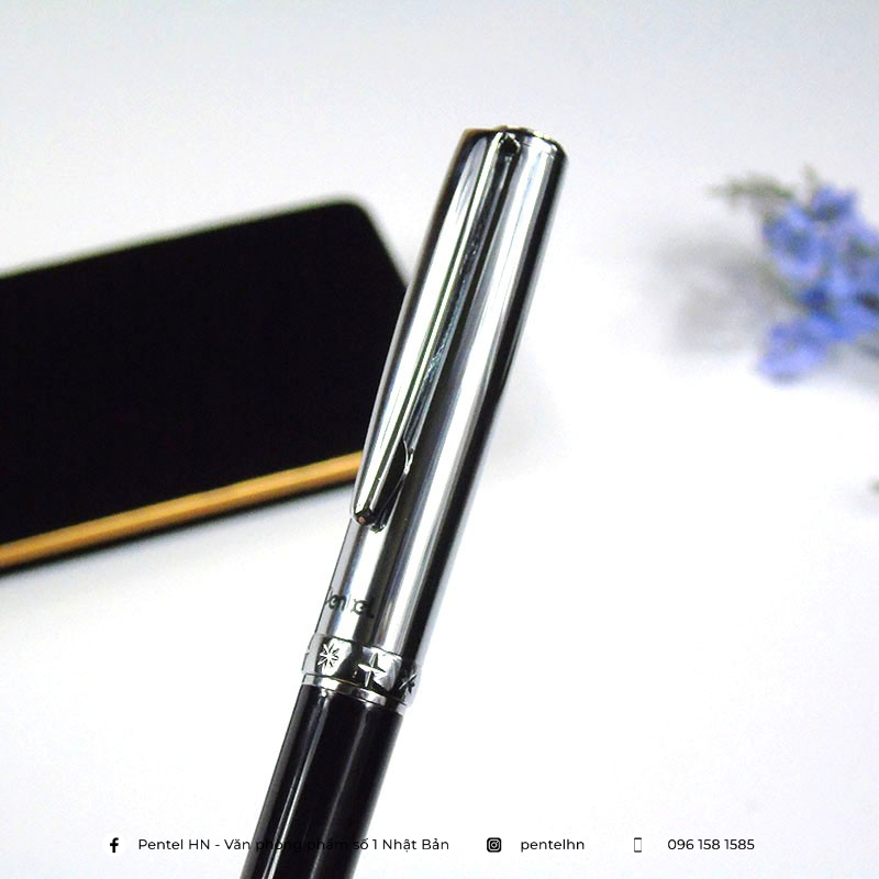 Bút Ký Cao Cấp Pentel K630 Ngòi 0.7mm Mực Xanh | Vỏ Màu Đen Kết Hợp Bảng Trang Nhã