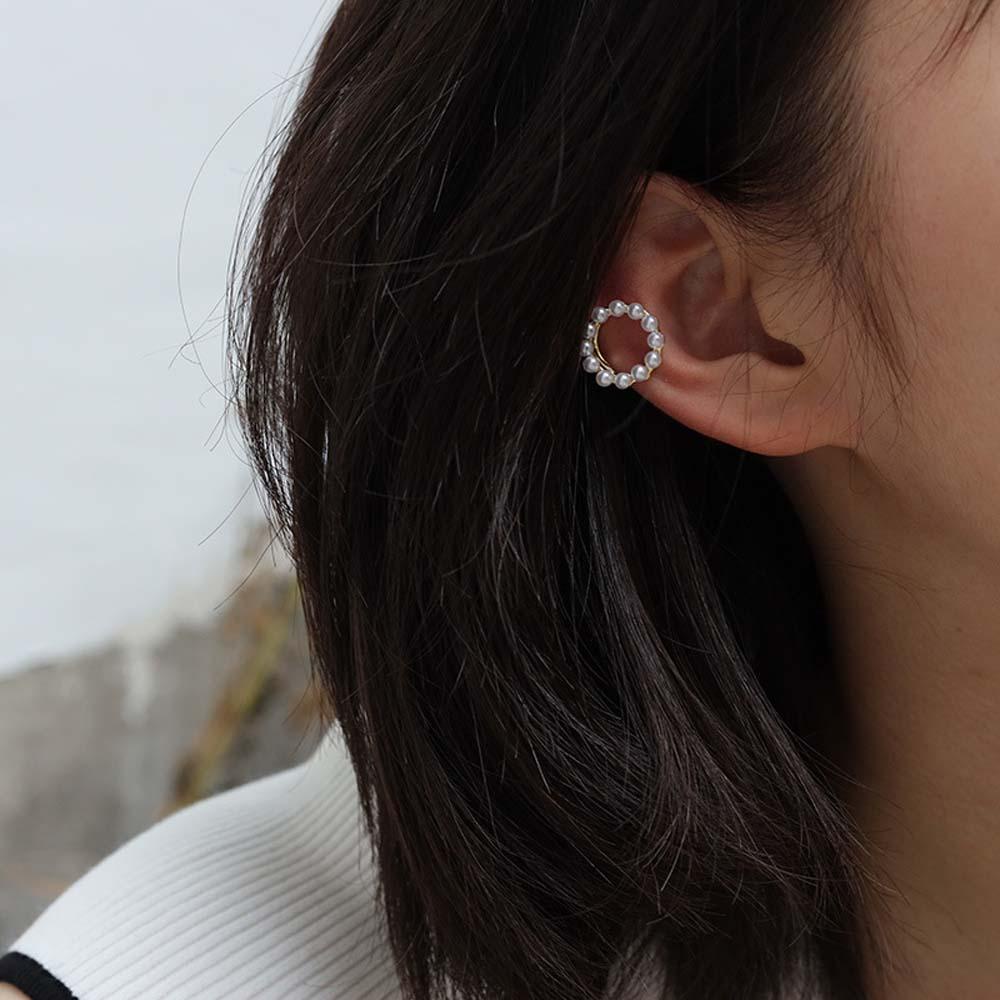 Khuyên Tai Dạng Kẹp Hình Tròn Đơn Giản Dành Cho Nữ