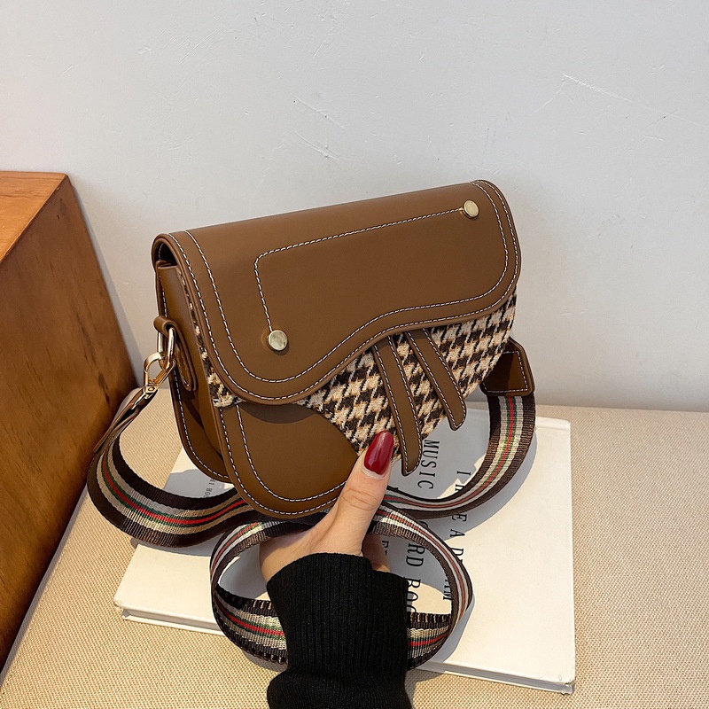 Túi đeo vai Ielgy họa tiết nanh sói kiểu Pháp cổ điển thời trang cho nữ