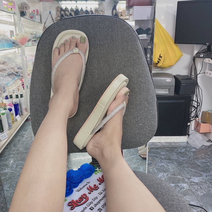 Tông bánh mỳ siêu êm chân, Dép xỏ ngón đính đá đế bánh mỳ cực xinh và êm, tôn dáng và sang chảnh