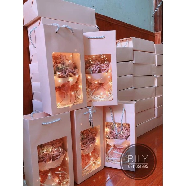 Bó 9 bông tặng kèm hộp + thiệp