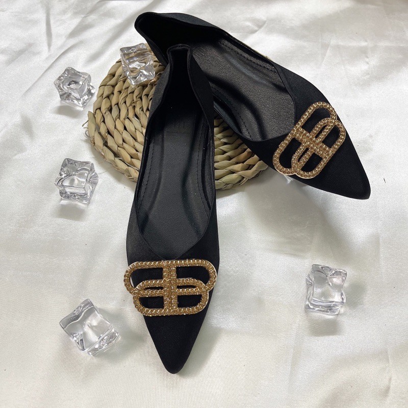 Búp bê hở eo mũi nhọn khoá BB đính đá cao cấp | BigBuy360 - bigbuy360.vn