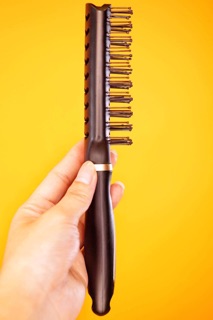 Lược bán nguyệt skeleton brush
