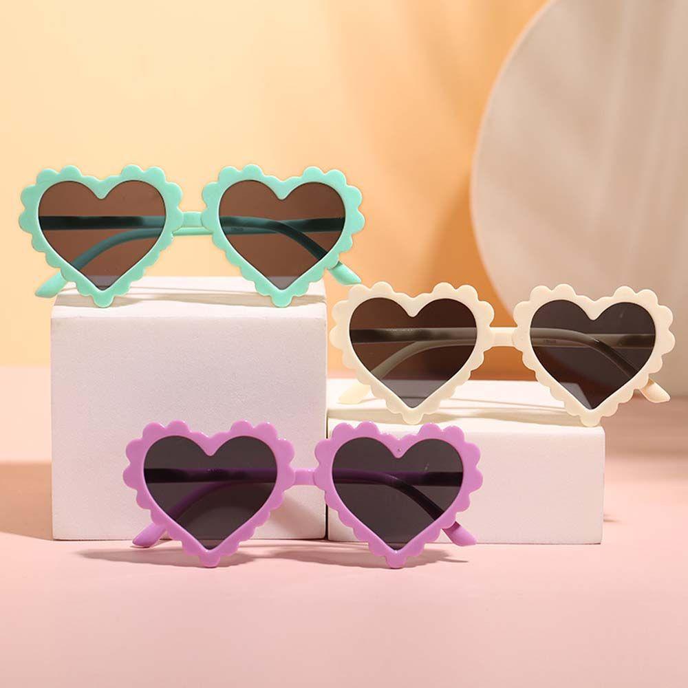 Kính Mát Hình Trái Tim Xinh Xắn Cho Bé