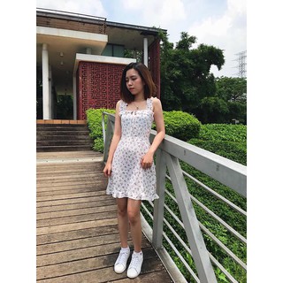 Đầm vai bèo giọt lệ