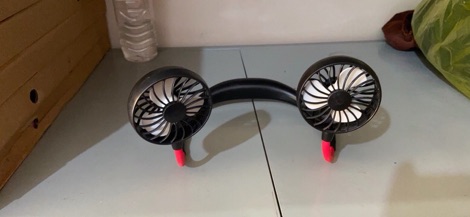 Quạt mini đeo cổ siêu mát kèm ảnh thật