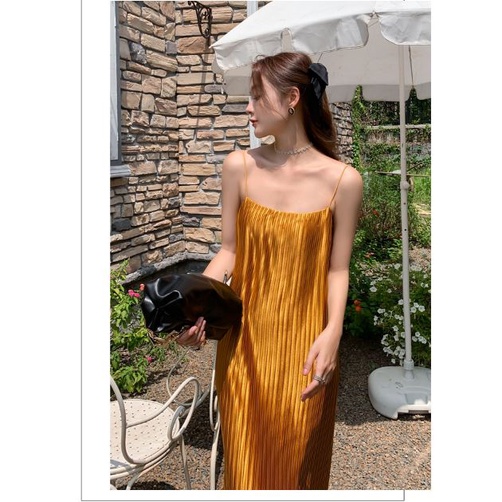 Đầm babydoll hai dây xếp li ánh nhũ màu vàng gold HDC81 Hỉn Hỉn Store